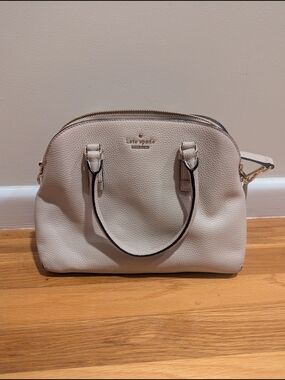 kate spade Pebbled Leather Purse in Off-White with Gold Hardware